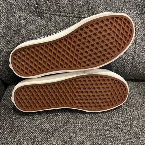 Men’s 8.5 Vans Women’s size 10 - Picture 3 of 3
